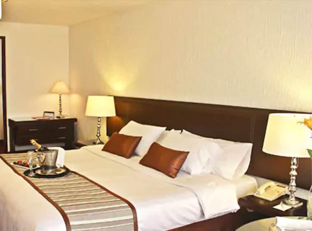 Hotel Ceo Morelia Zewnętrze zdjęcie